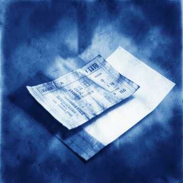 Cover of fee season
